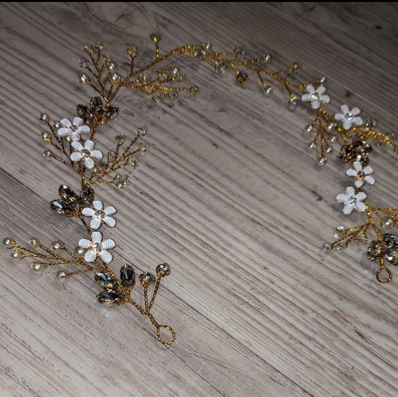 Gold Bridal Hair Vine with Pearls and Rhinestones - Picture 6 of 6